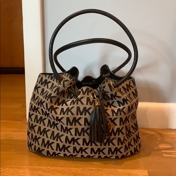 Michael Kors Handbags - Michael Kors woman’s hand bag